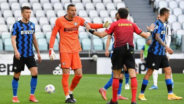  尤文图斯争议判罚受益保住联赛领头羊位置  