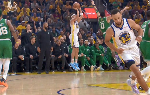  库里三分绝杀 勇士逆转凯尔特人  