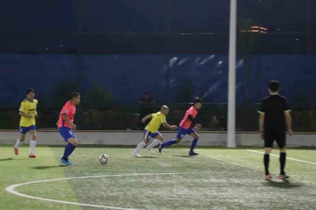  迪巴拉任意球绝技助罗马抢关键三分  